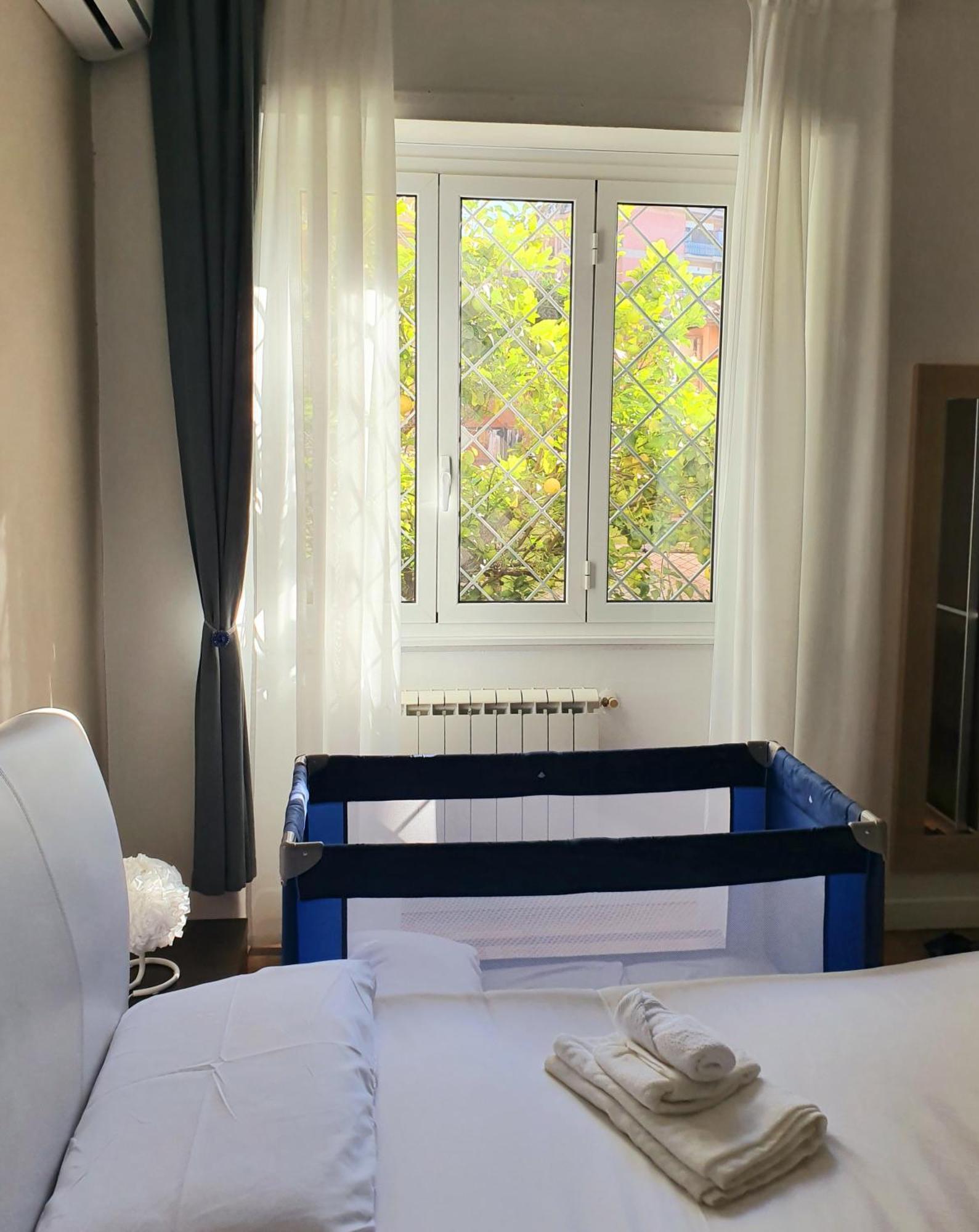 Lemon Sunshine Apartment 치암피노 외부 사진